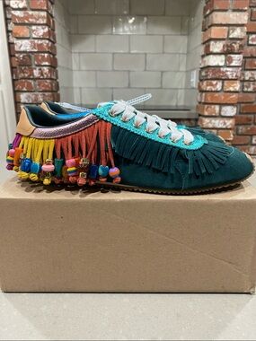 NEW kurt geiger fringe islington london sneakers 41/10